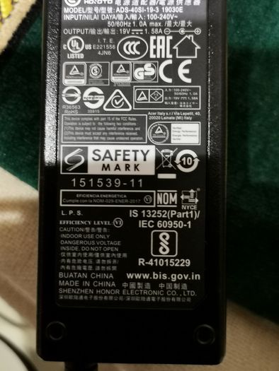 Power supply switching Adopter DC 1.58A 18V