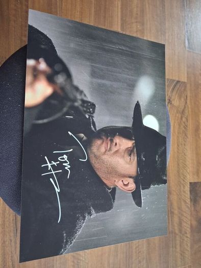 Handsigned Tom Hanks "Road to Perdition" photo in frame