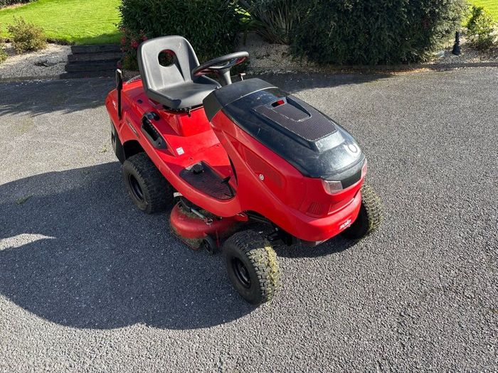 Ride on lawnmower