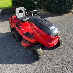 Ride on lawnmower