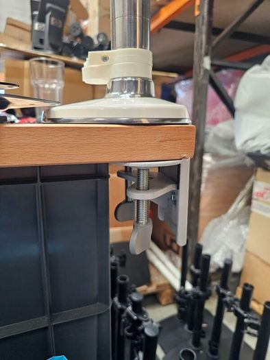 Humanscale Dual M/Flex Monitor Arm With the extension to do a triple monitor