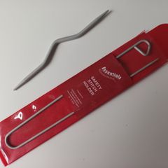 Knitting Stitch Holder & Cable Needle