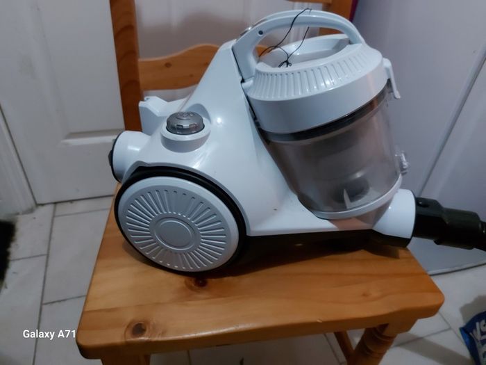 BUSH Bagless Cylinder Vacuum Cleaner, Model VCS35B15K0D-70, white, powerful suction
