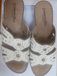 Ladies mules. UK 8/EUR 42.Leather.White.New