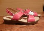 Heavenly Feet Size 6 Red Sandal