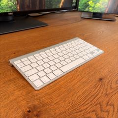 Apple Keyboard