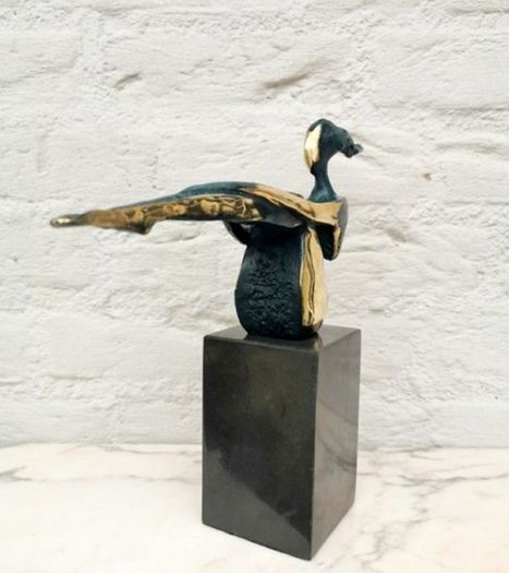 Sculpture Of A Sitting Lady (32cm, 4kg) - Bronze, Marble, Signed