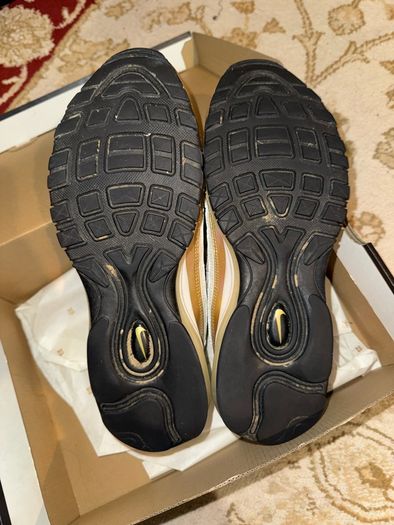 Nike Air Max 98 Hyperlocal AJ6302-100
