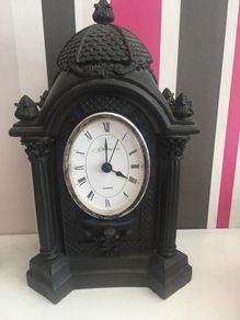 Oval Clock U17