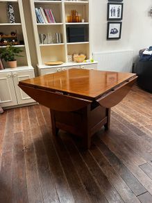 Warm wooden inlaid round/square dining table with storage