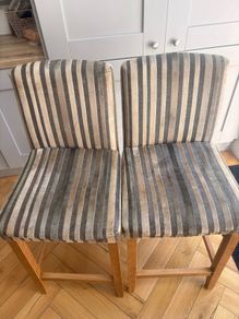 2 x bar stools