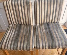 2 x bar stools