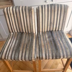 2 x bar stools