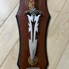 Fantasy decorative dagger with support (43 cm.)