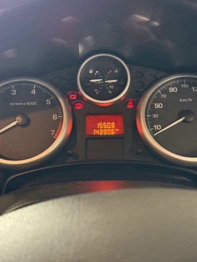 peugoet 207 1.4 16v 2012