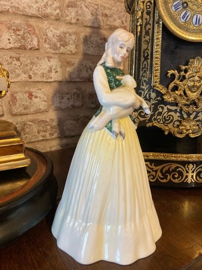 Royal Doulton figurine "Springtime "