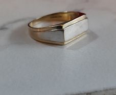 9ct white and yellow gold ring hallmarked 375 size 9