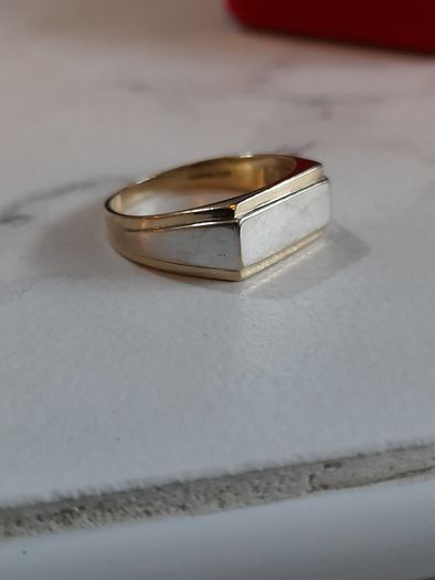 9ct white and yellow gold ring hallmarked 375 size 9