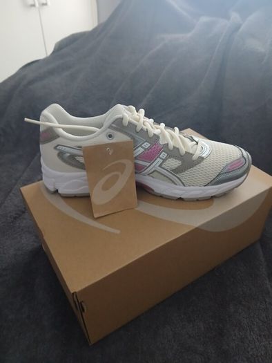 Asics Gel Ds Trainers Brand New Size 5