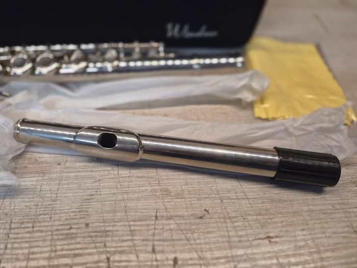 Windsor MI-1002 Student Nickel Plated Flute With Split E Key Includes Hard Case