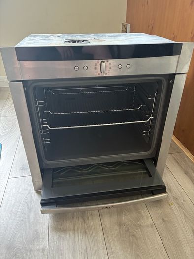 Neff single oven (needs repair)