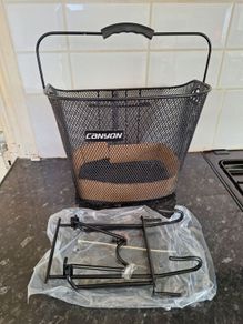 Canyon mesh front bicycle basket