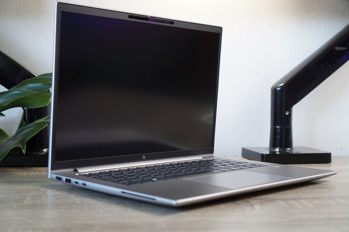 HP ZBook Firefly 14 G11 | Ryzen 7 Pro 8840HS | 16GB | 512gb