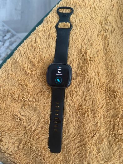 Fitbit Versa 4
