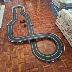 Scalextric Mountain Drive Set: Jaguar Challenge Edition