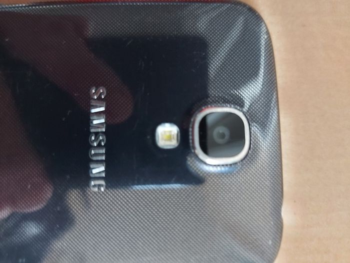 Samsung Galaxy S4, Model GT-19406, 16GB, working great and in excellent condition