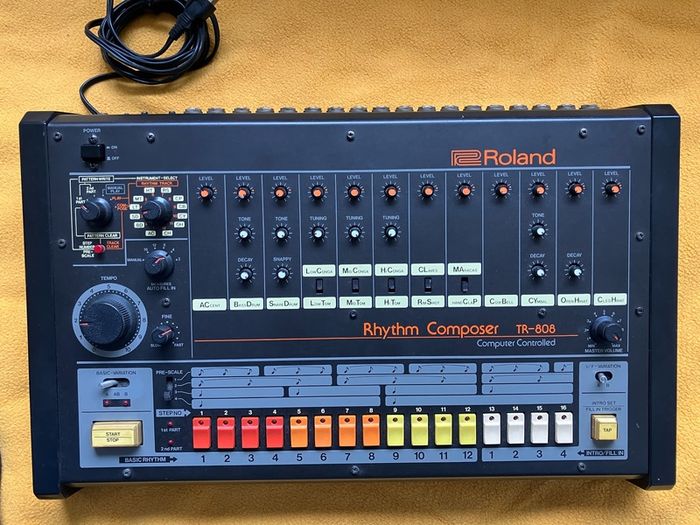 Roland TR 808
