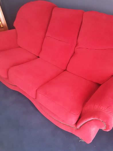 Large dark pink sofa immaculate condition size 80inchs long