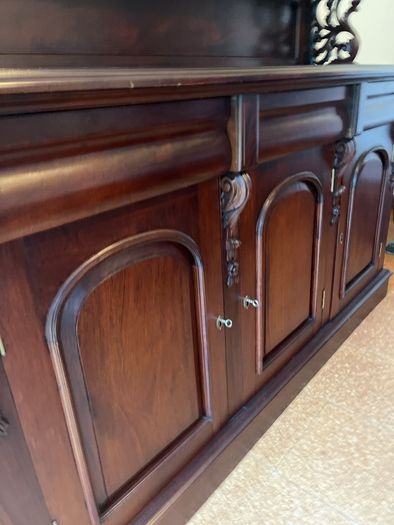 Side Board