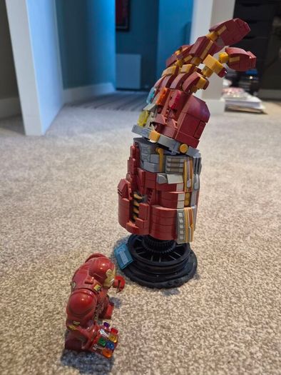 Iron Man Infinity Gauntlet 'Lego' bricks
