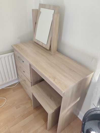 Dresser/desk set
