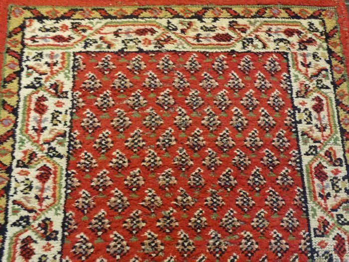 Superb P.ersian Sarough Rug 2.75m x 0.8m (H)