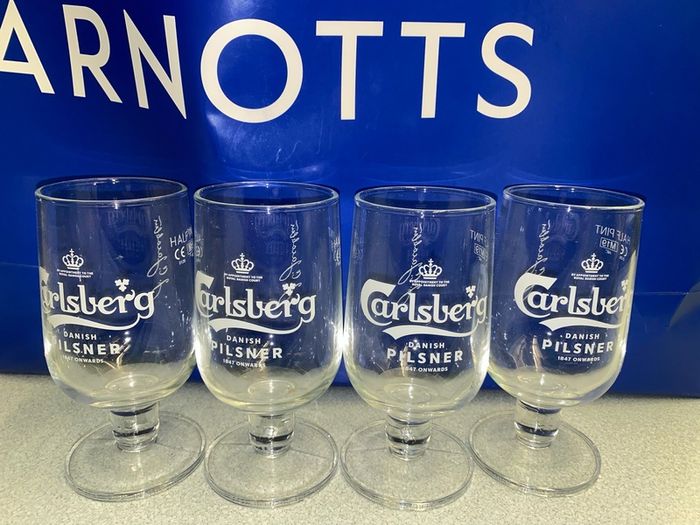 carlsberg beer half pint glasses brand new