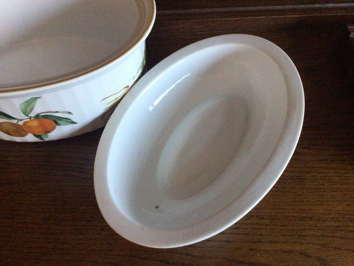 Royal Worcester Evesham pattern Large oven to Tableware lidded serving dish