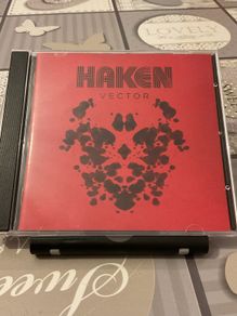 Haken CD.    Vector
