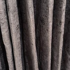 Grey curtains with extensible curtain pole