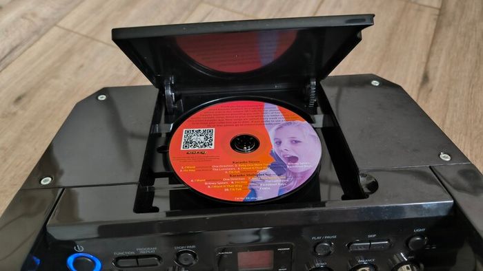 Karaoke speaker