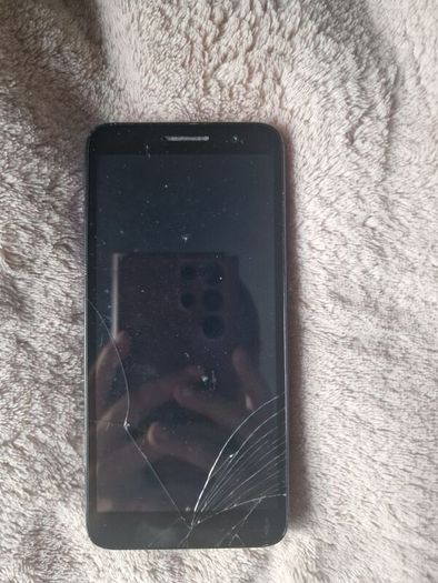 Job Lot of 4 Smartphones - ALL WORKING (samsung, TCL, Huawei, Alcatel) - Damaged/Cracked