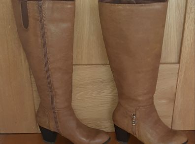 knee boots
