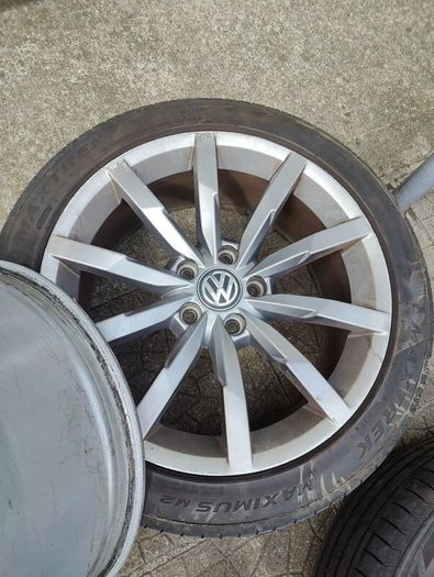 18" genuine VW alloys