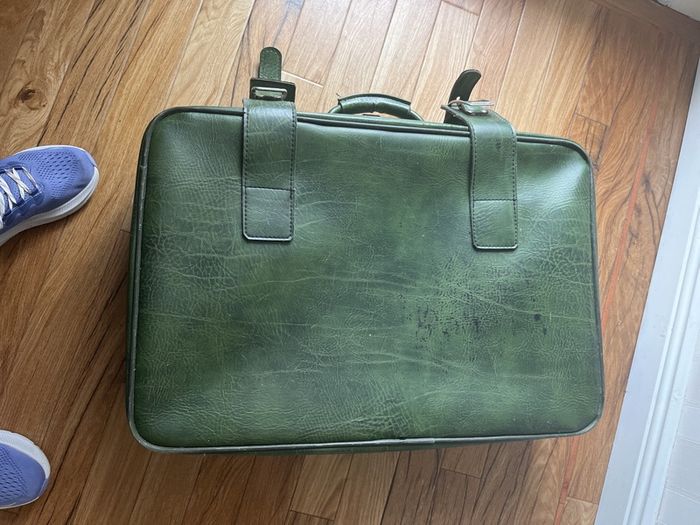 Vintage 70's Green Faux leather Suitcase VGC