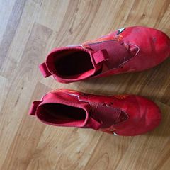 nike football boots size 4