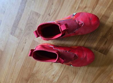 nike football boots size 4