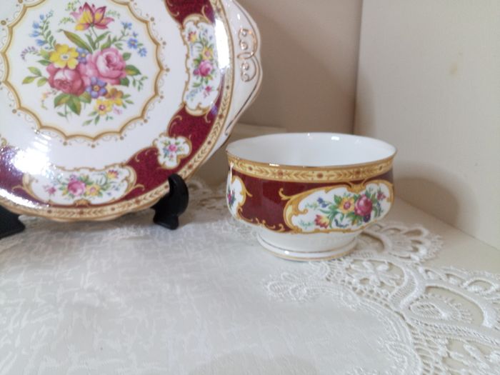 Vintage 21 piece Tea Set Royal Albert Lady Hamilton, Bone China