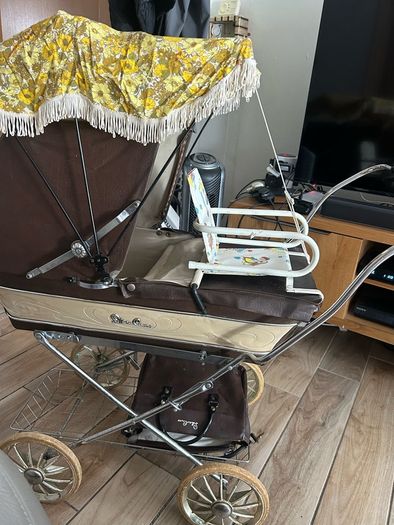 Silver Cross dolls pram
