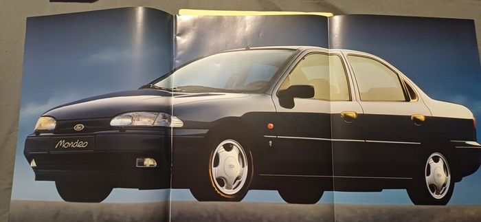 Ford Mondeo Car Brochure